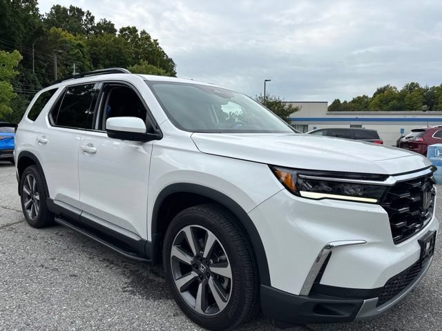 Used 2023 Honda Pilot Elite image 11