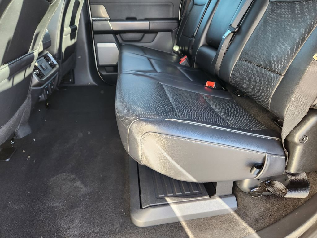 Used 2025 Ford F150 Lariat w/ Equipment Group 501A Mid image 9