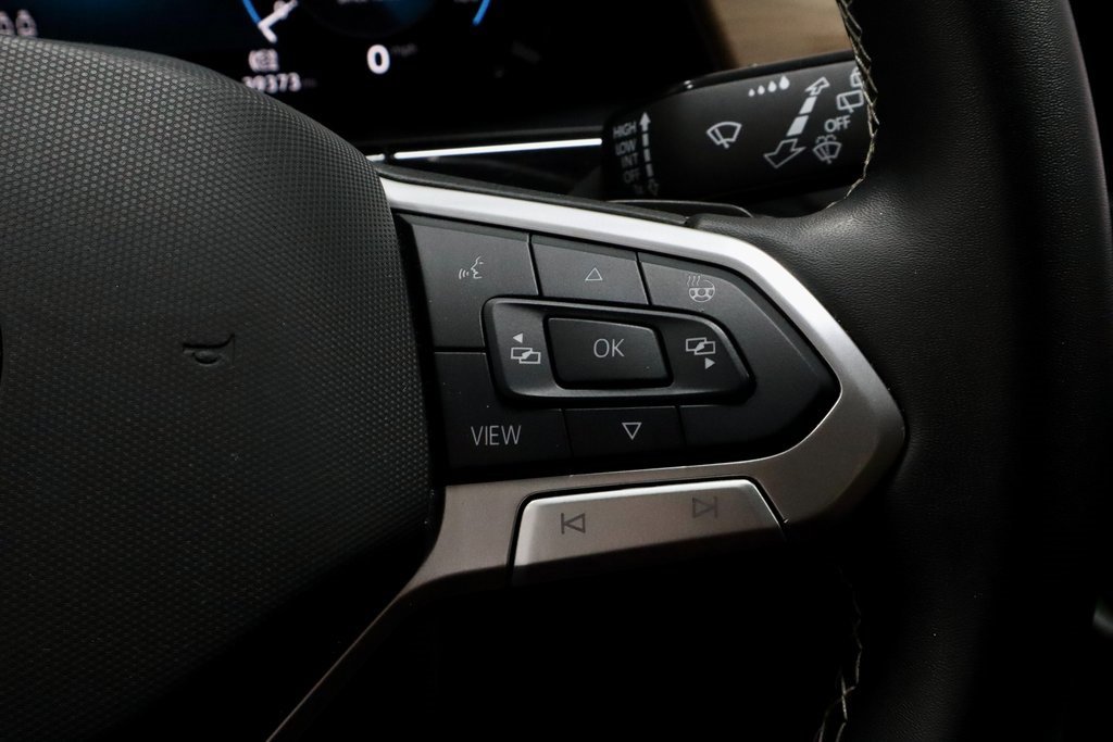 Used 2025 Volkswagen Atlas SE image 30