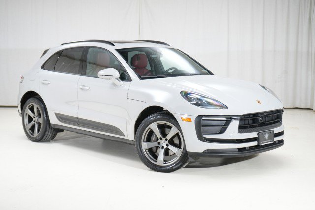 Used 2023 Porsche Macan image 14