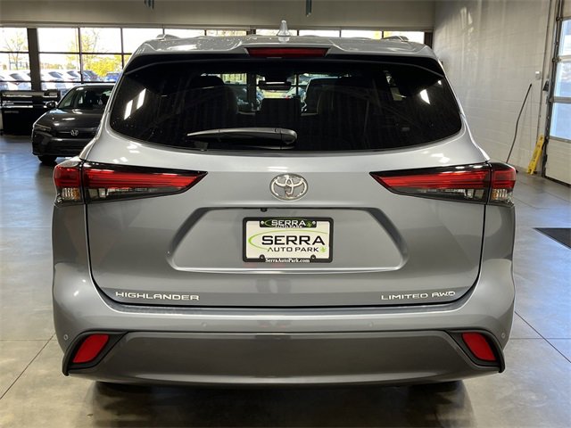 Used 2023 Toyota Highlander Limited image 5