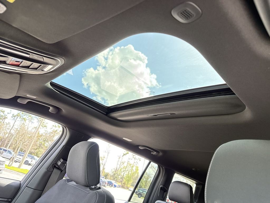 New 2026 Jeep Grand Cherokee L 4WD image 17