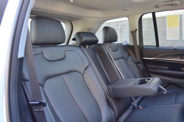 Used 2023 Jeep Grand Cherokee 4WD 4xe w/ Luxury Tech Group II image 39