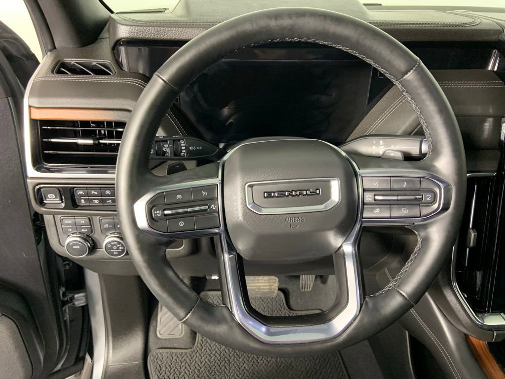 Used 2025 GMC Yukon Denali w/ Sun & Power Step Package image 32