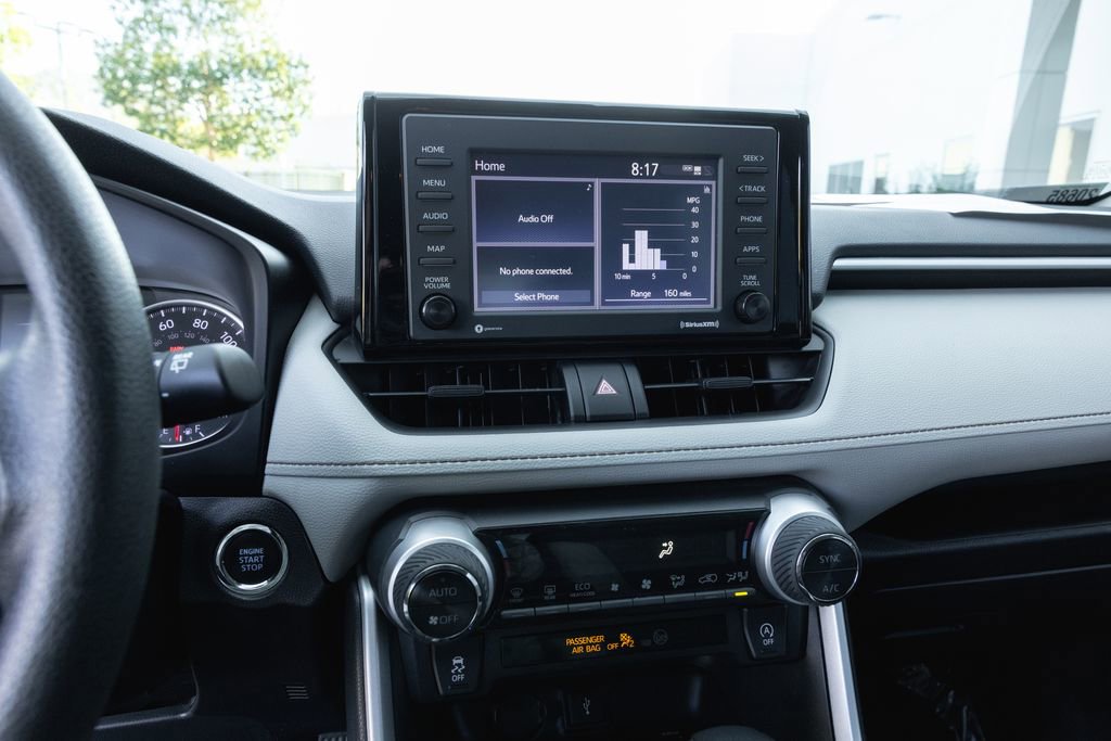 Used 2021 Toyota RAV4 XLE w/ Carpet Mat Package (TMS) image 16