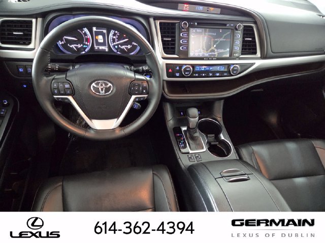 Used 2019 Toyota Highlander XLE AWD/4WD image 16