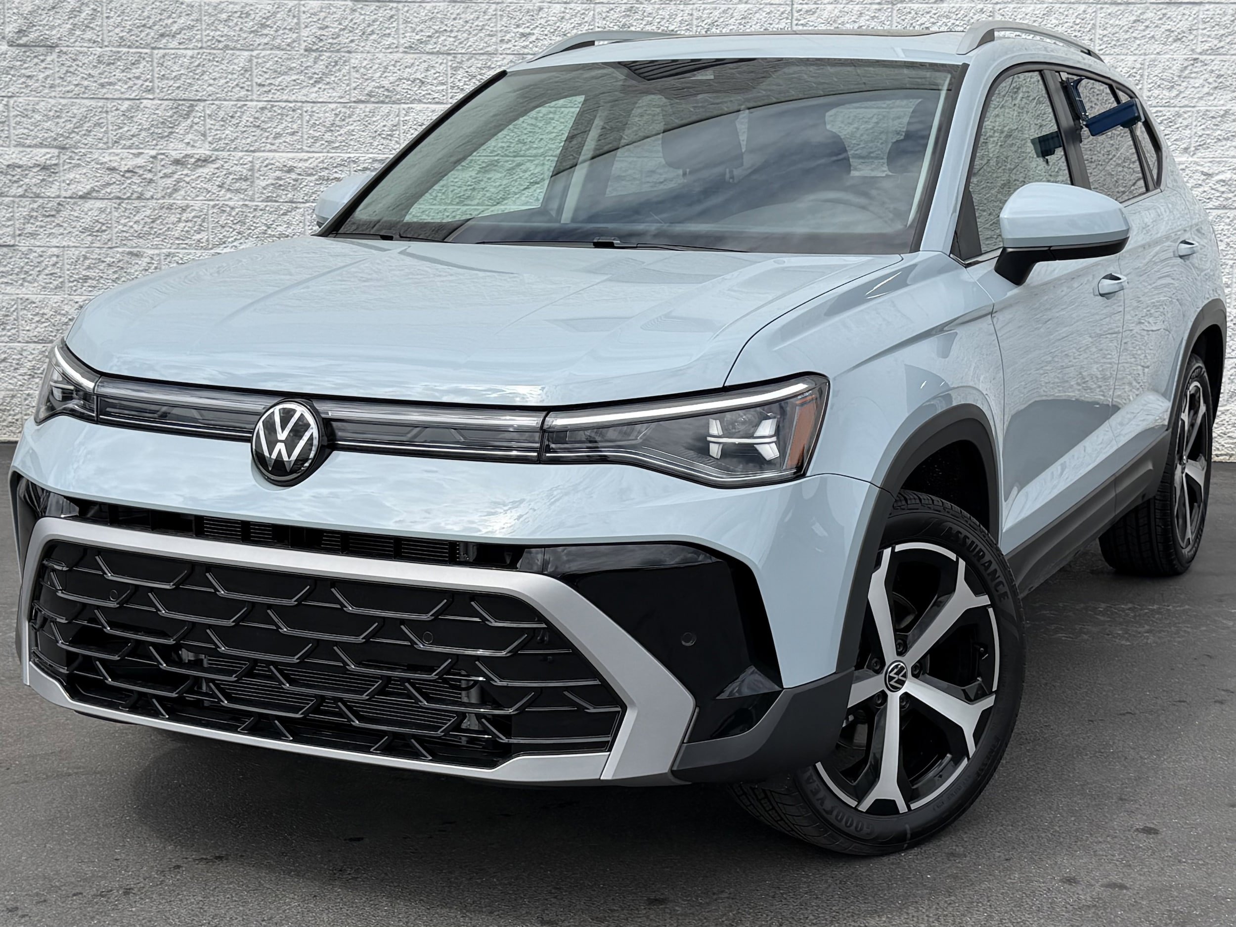 New 2026 Volkswagen Taos SEL AWD/4WD image 3
