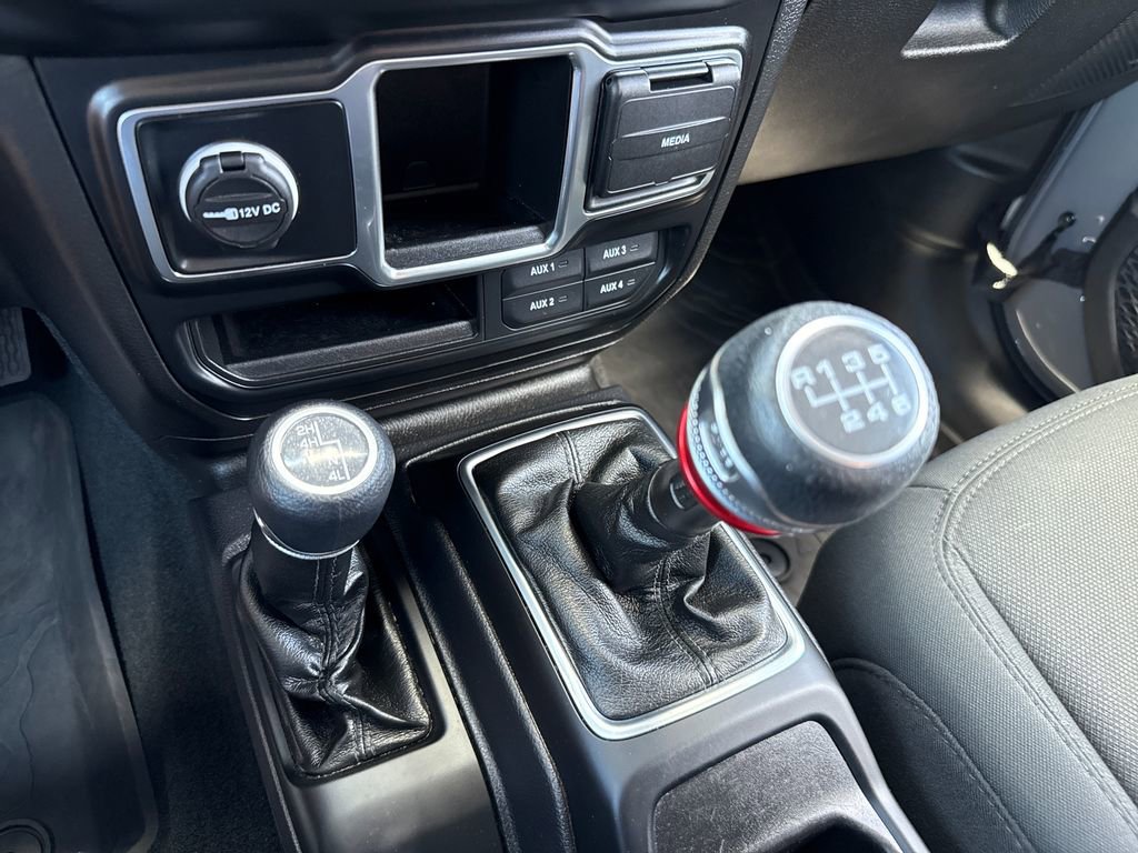 Used 2022 Jeep Gladiator Sport image 21