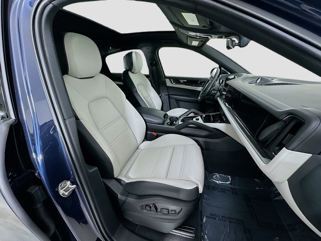 New 2025 Porsche Cayenne S image 30