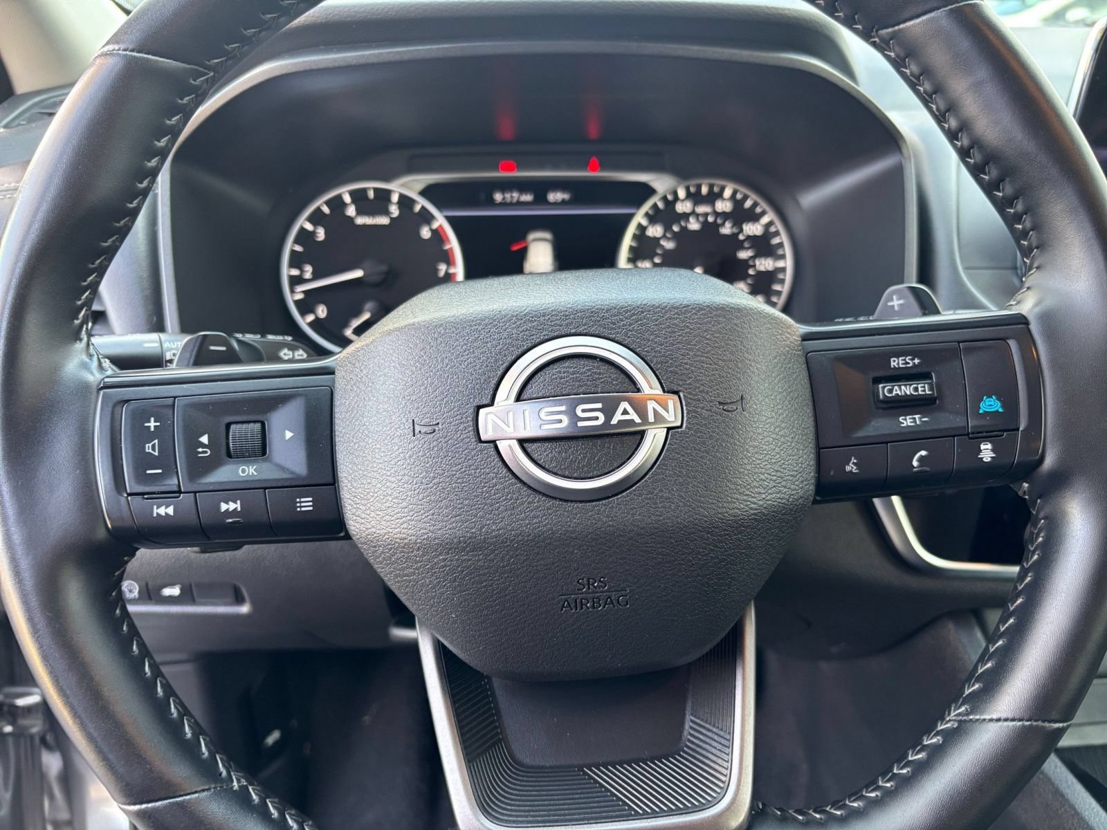 Used 2025 Nissan Rogue SV FWD image 29