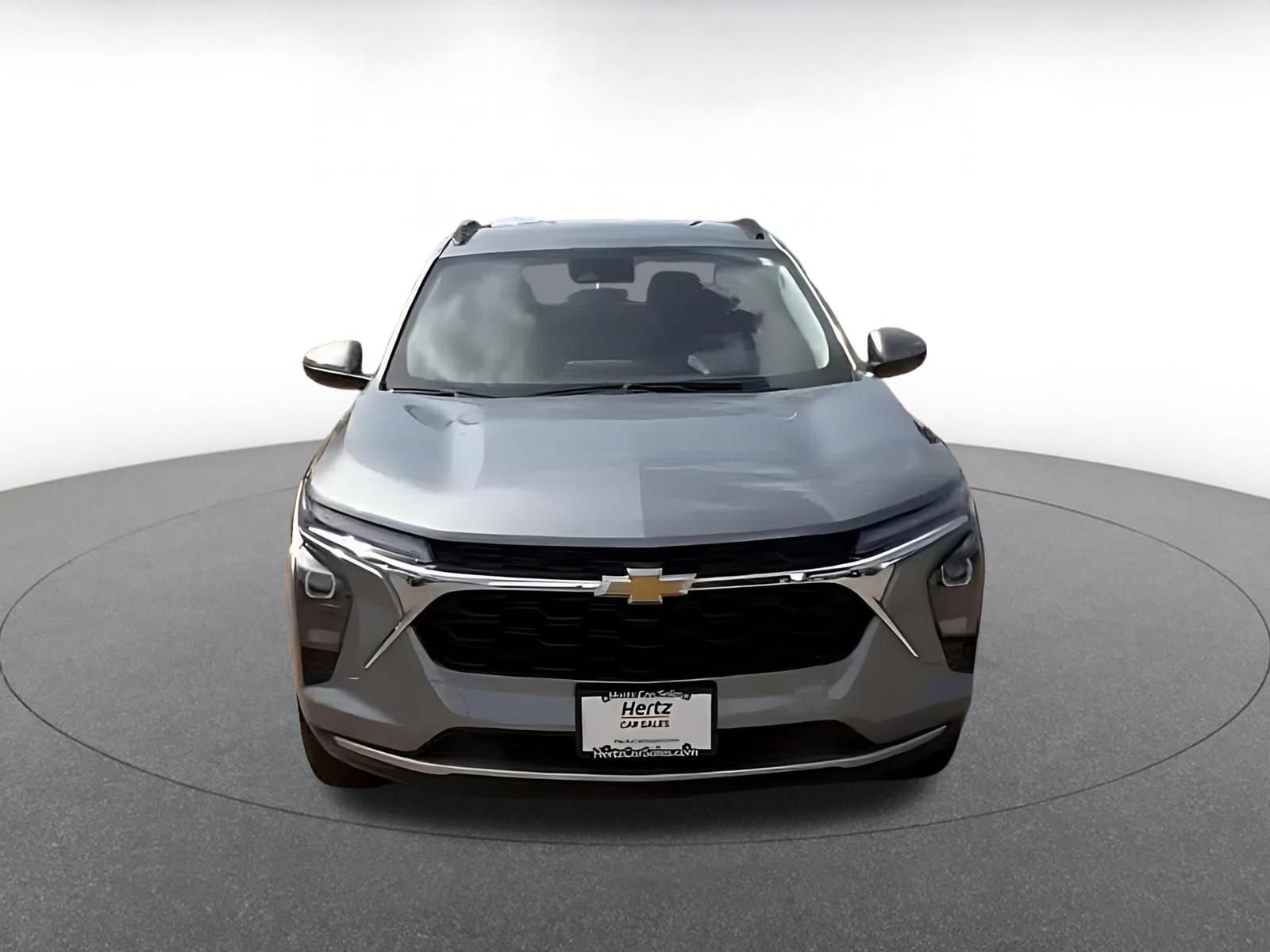 Used 2025 Chevrolet Trax LT FWD image 4