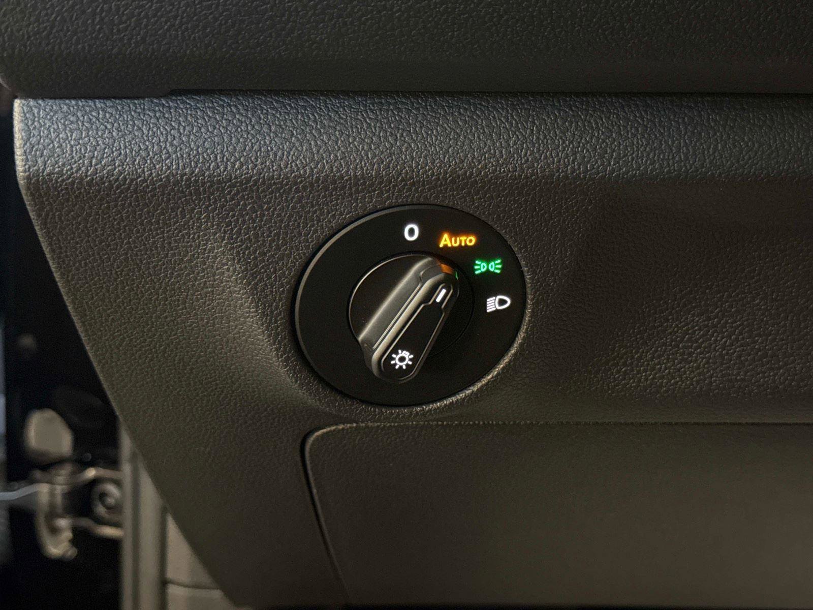 Used 2020 Volkswagen Jetta SE image 29