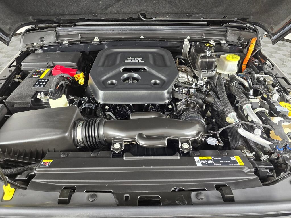 Used 2022 Jeep Wrangler Unlimited Sahara 4xe image 9