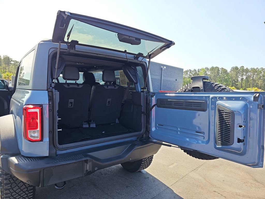 Used 2023 Ford Bronco Black Diamond w/ Sasquatch Package AWD/4WD image 18