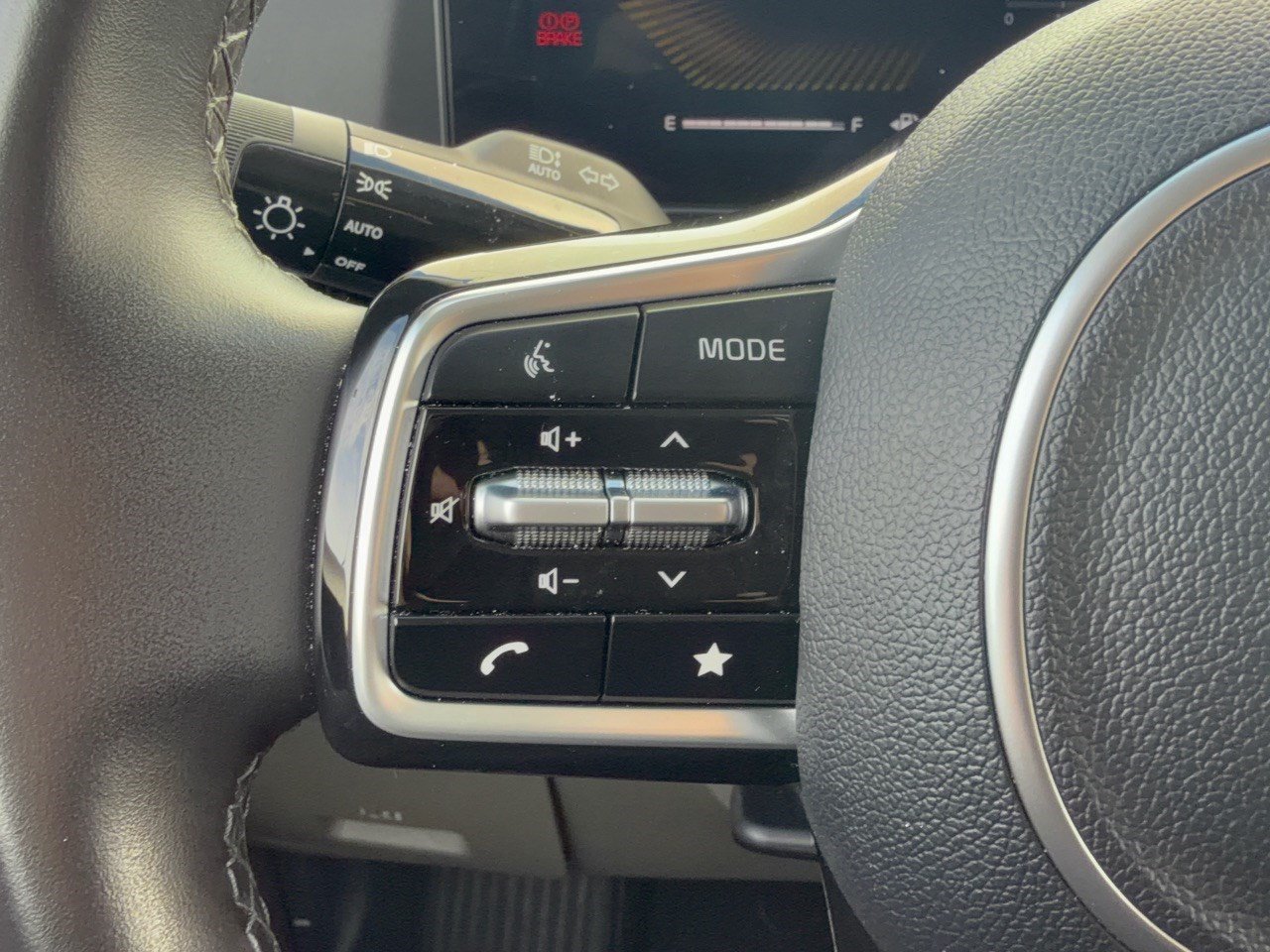 Used 2026 Kia Carnival FWD image 18
