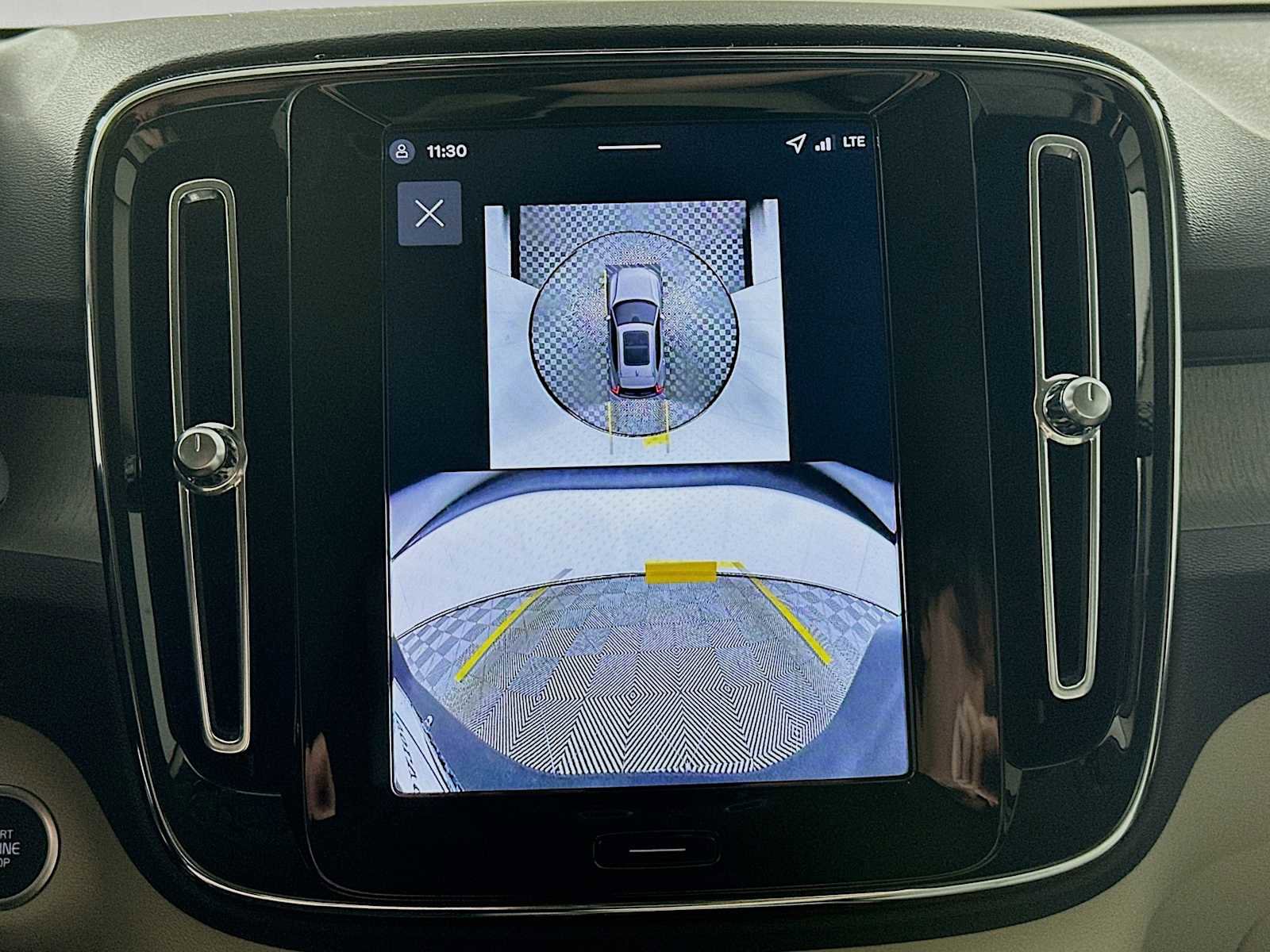 New 2026 Volvo XC40 B5 Ultra w/ Climate Package image 14