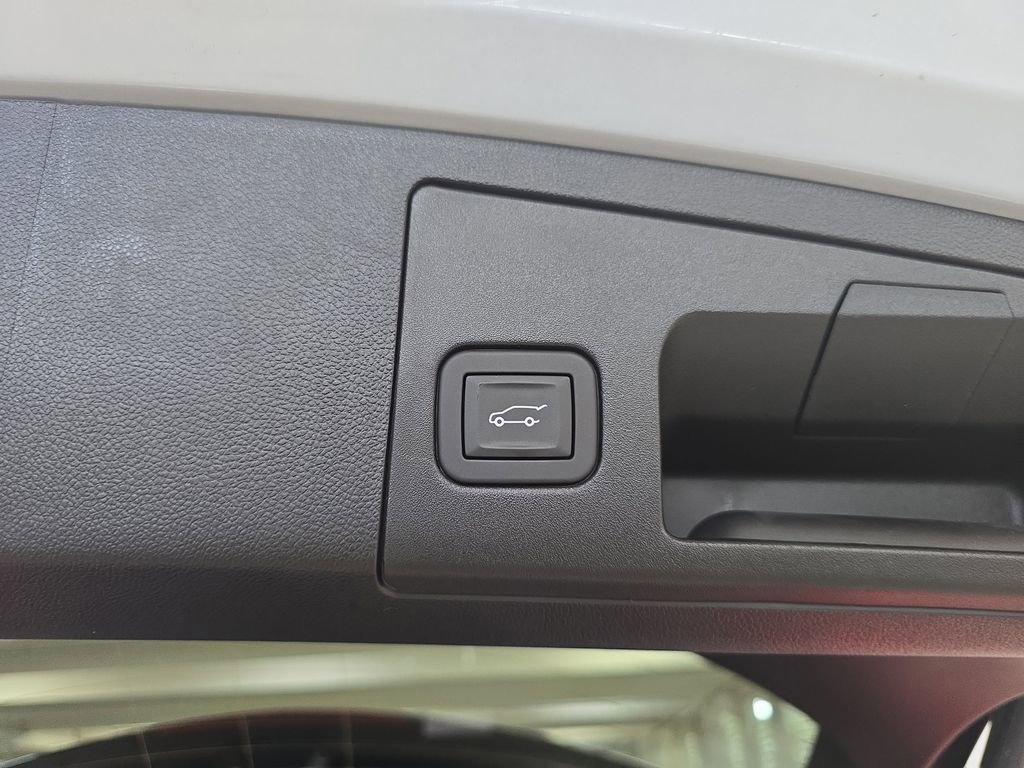 Used 2025 Cadillac XT4 Premium Luxury w/ Technology Package image 31