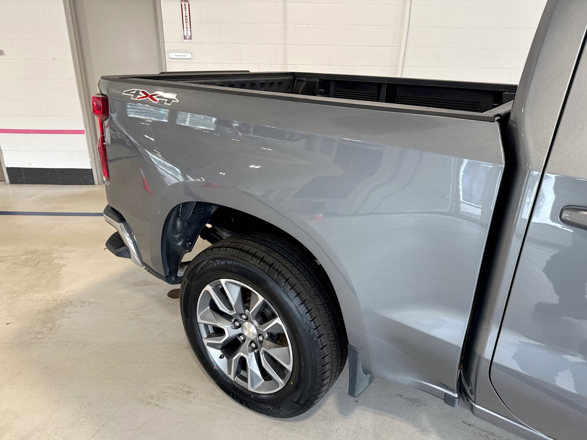 Used 2022 Chevrolet Silverado 1500 LT AWD/4WD image 22