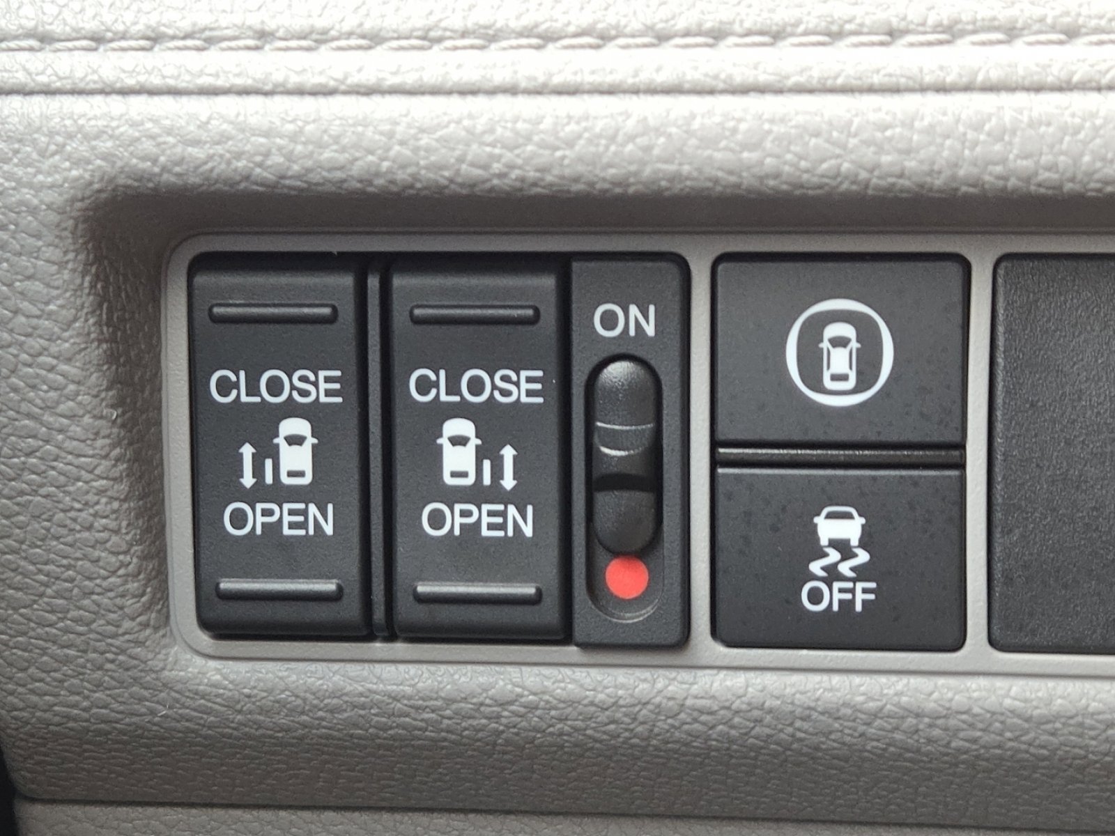 Used 2024 Honda Odyssey EX image 8