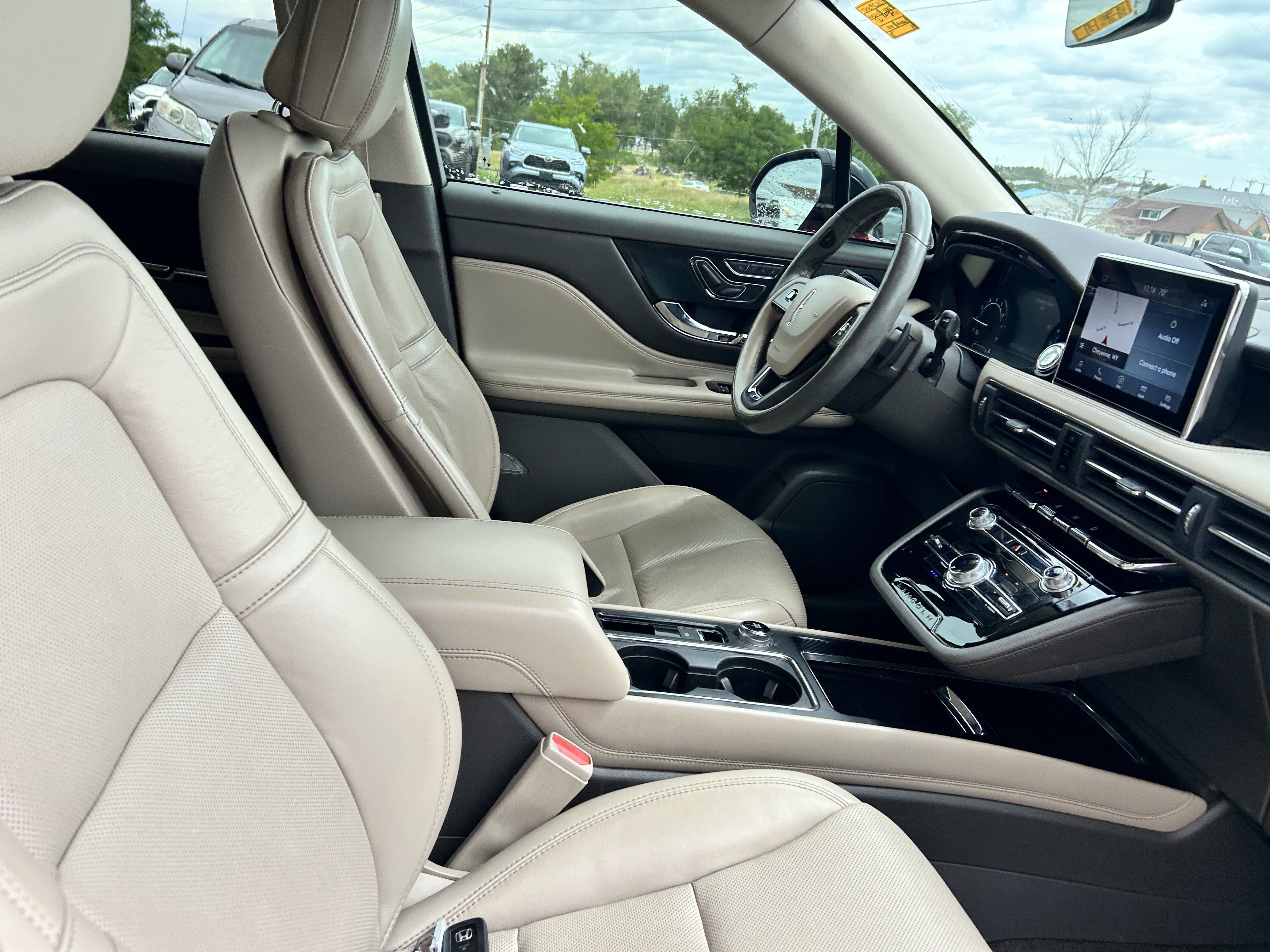 Used 2022 Lincoln Aviator Reserve w/ Equipment Group 201A RWD image 13