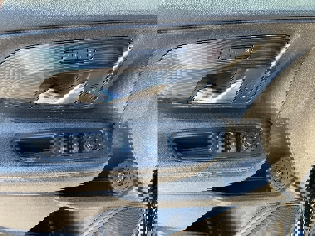 Used 2020 GMC Terrain SLT w/ Preferred Package image 4