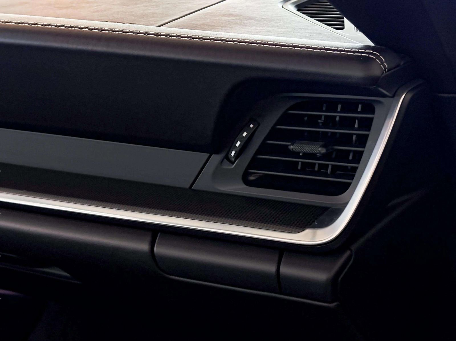 Used 2022 Porsche 911 Turbo S image 42