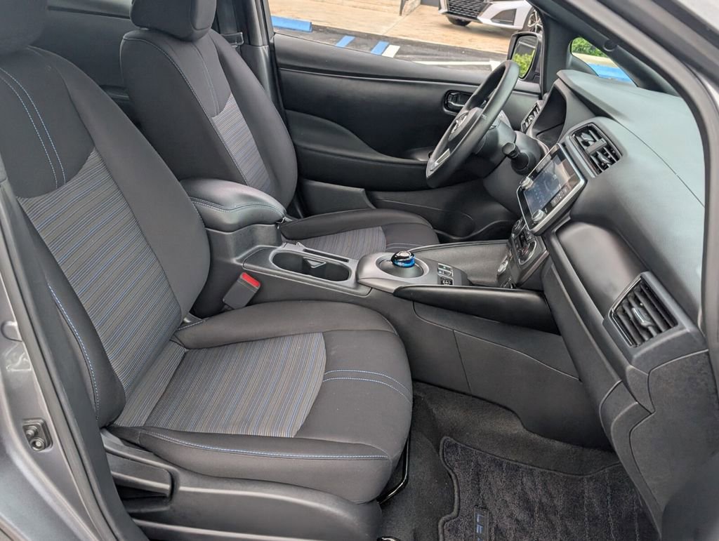 Used 2024 Nissan Leaf S image 18