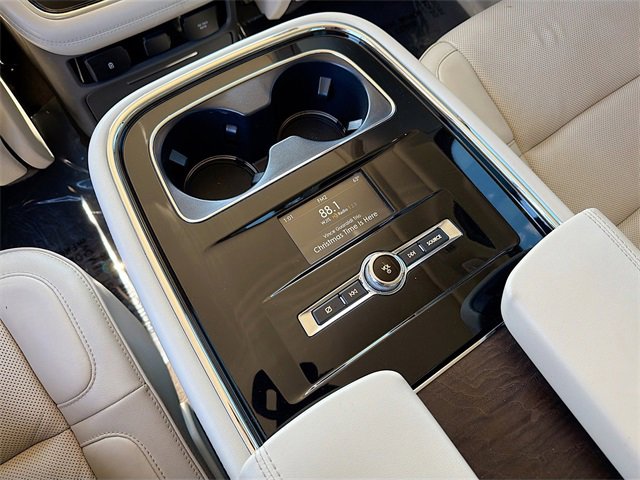 Used 2019 Lincoln Navigator Reserve image 22