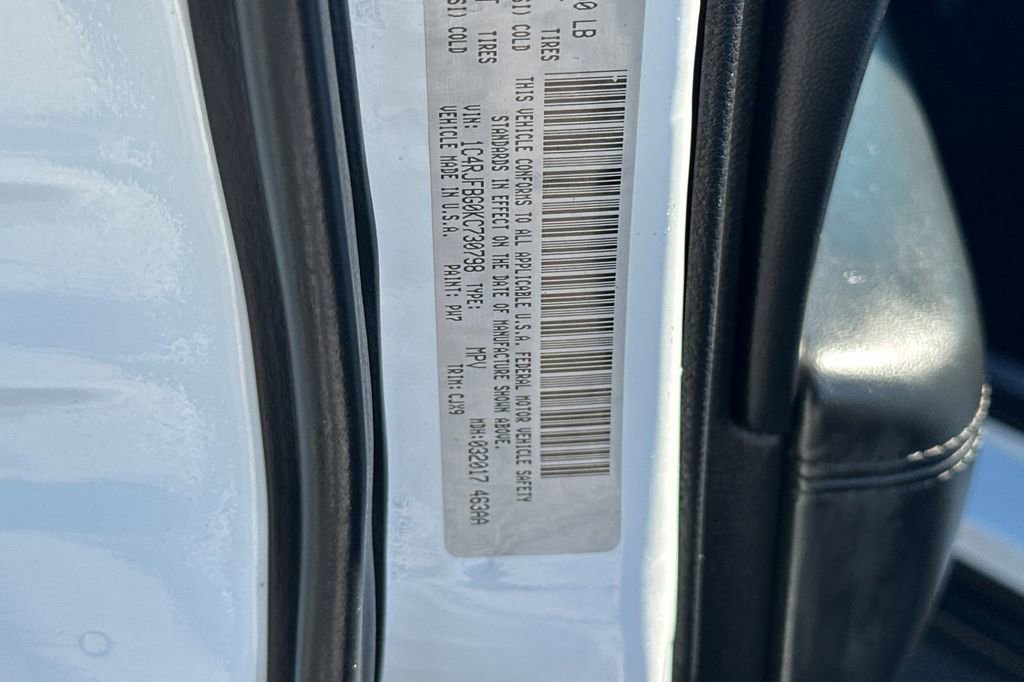 Used 2019 Jeep Grand Cherokee Limited image 25