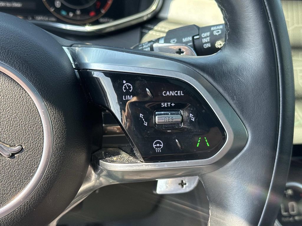 Used 2024 Jaguar F-PACE R-Dynamic S image 23