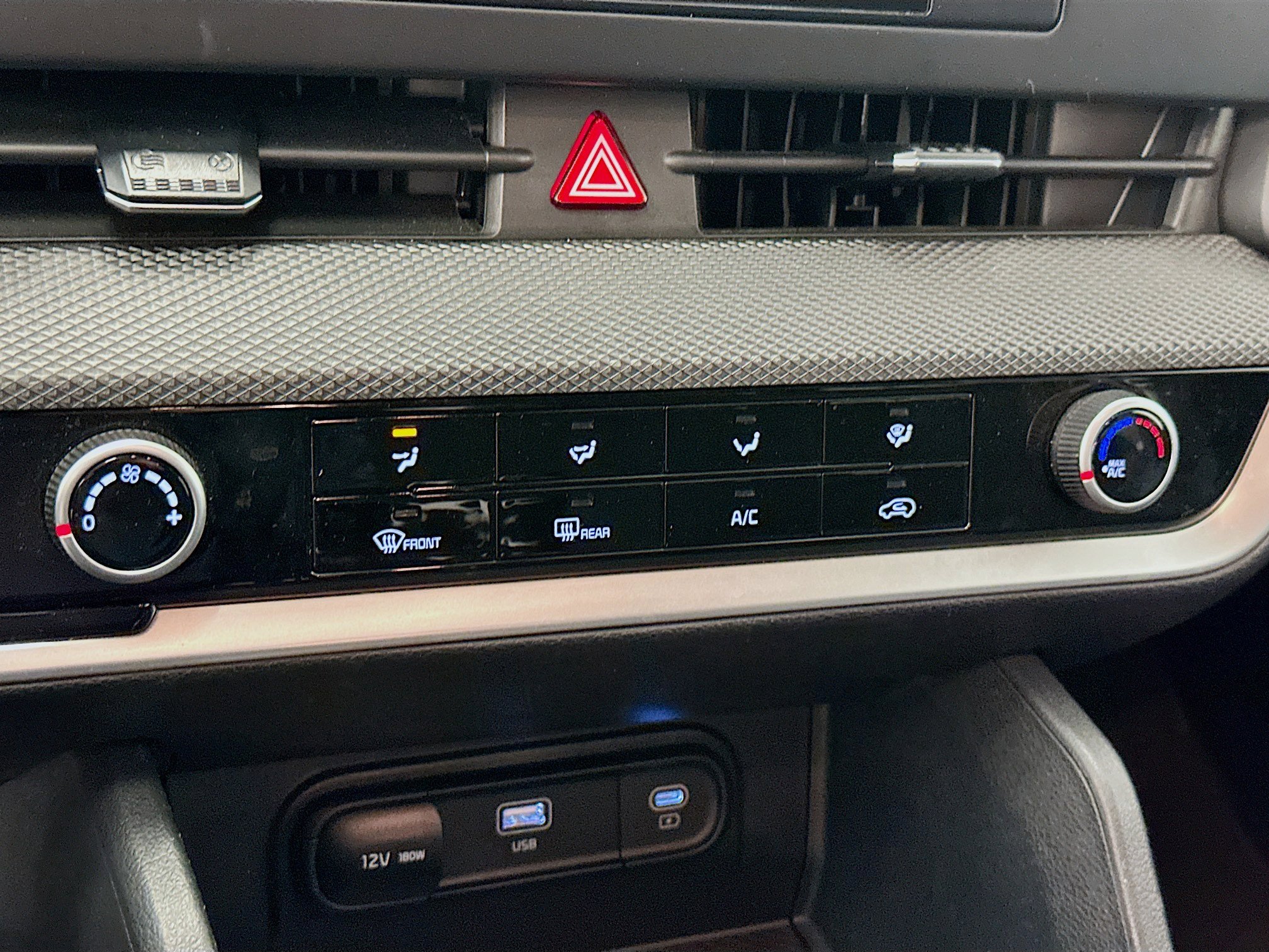 Used 2025 Kia Sportage LX image 23