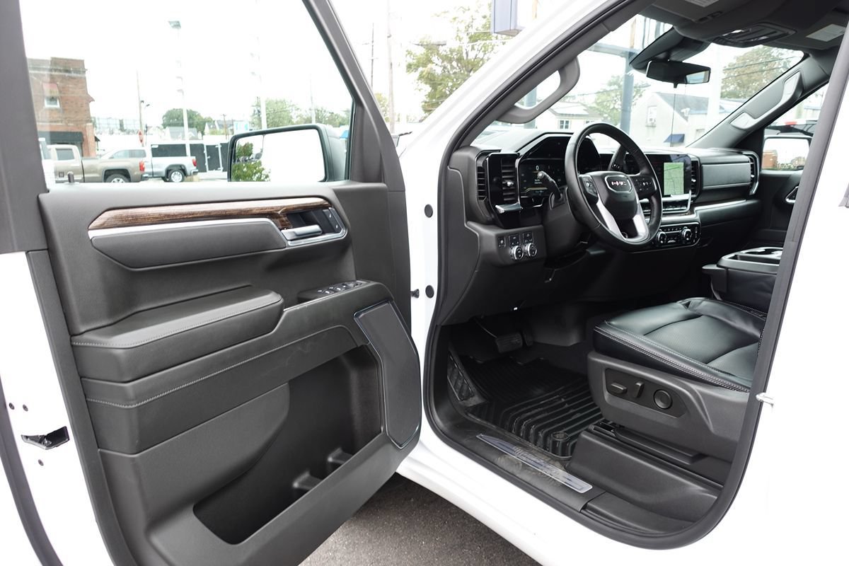 Used 2025 GMC Sierra 1500 Elevation AWD/4WD image 13