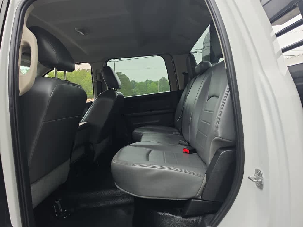 Used 2015 RAM 5500 Tradesman w/ Ambulance Prep Group RWD image 28