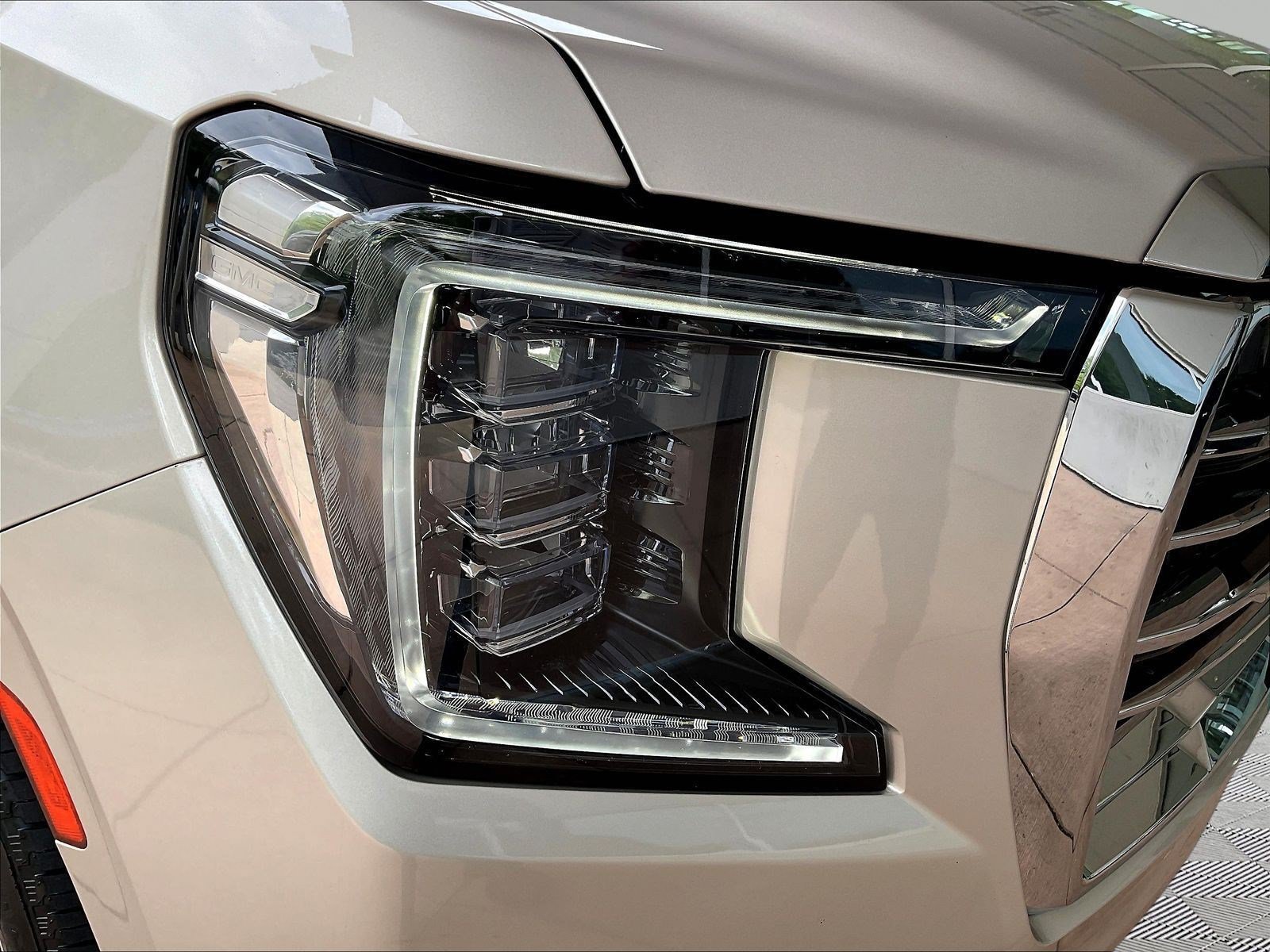 Used 2023 GMC Yukon SLT AWD/4WD image 31