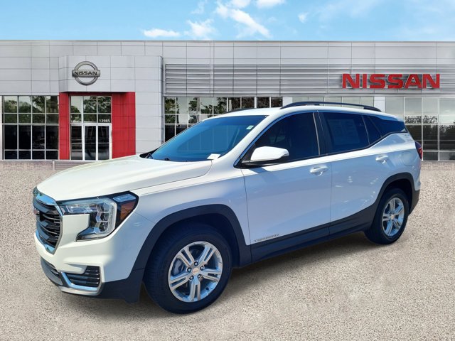Used 2024 GMC Terrain SLE w/ Driver Convenience Package FWD image 5