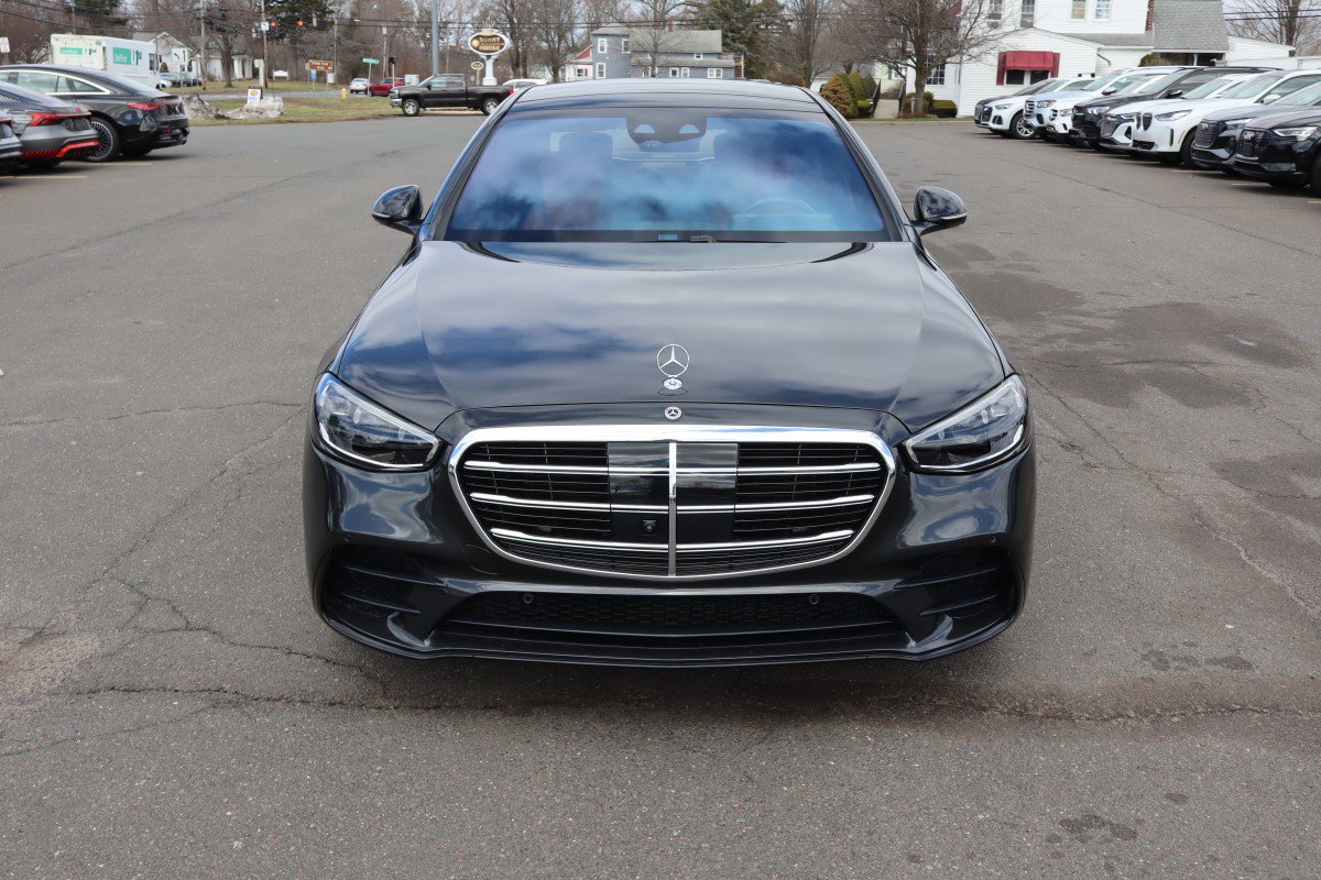 Used 2022 Mercedes-Benz S 580 4MATIC Sedan image 3