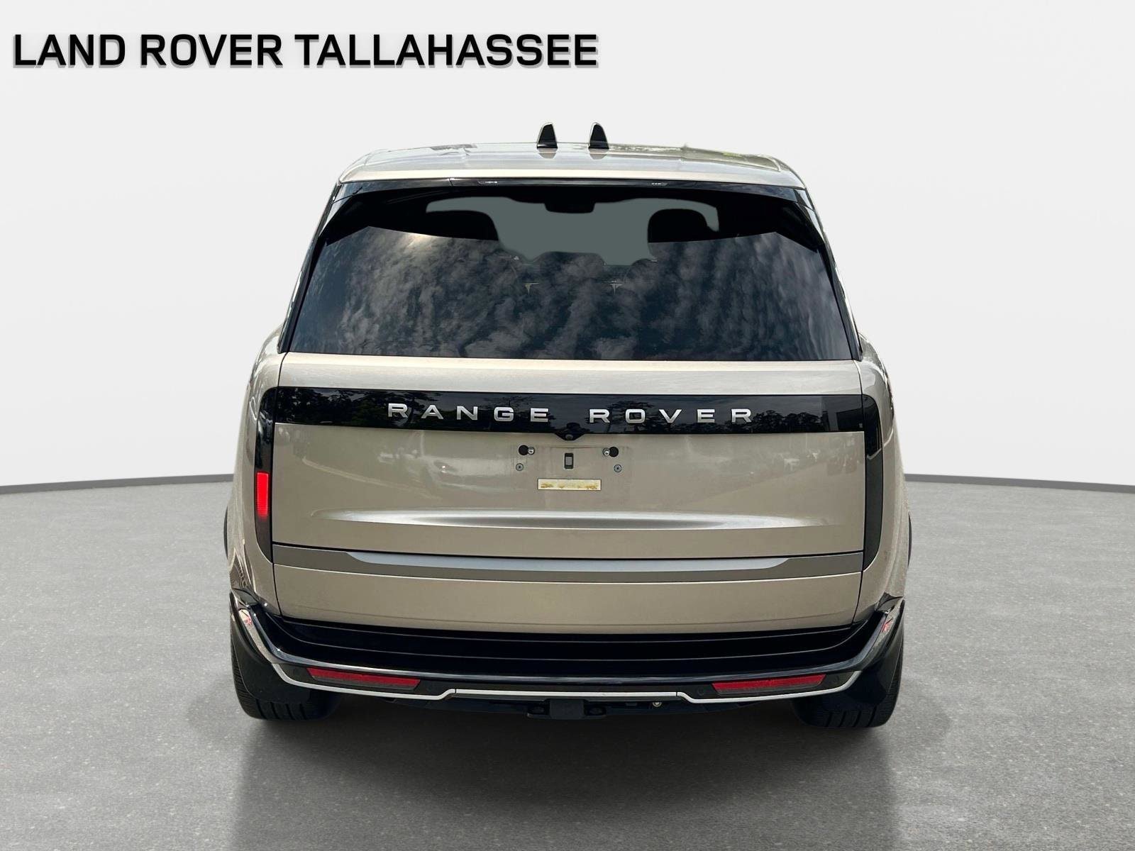 Used 2025 Land Rover Range Rover Long Wheelbase SE AWD/4WD image 6