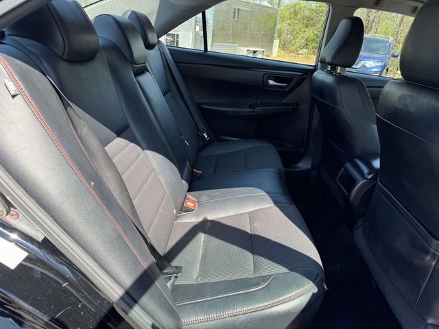 Used 2017 Toyota Camry SE image 8