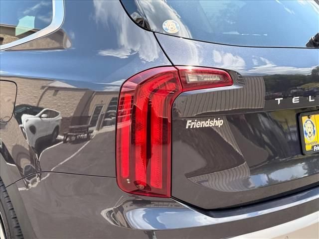 Used 2025 Kia Telluride S FWD image 7
