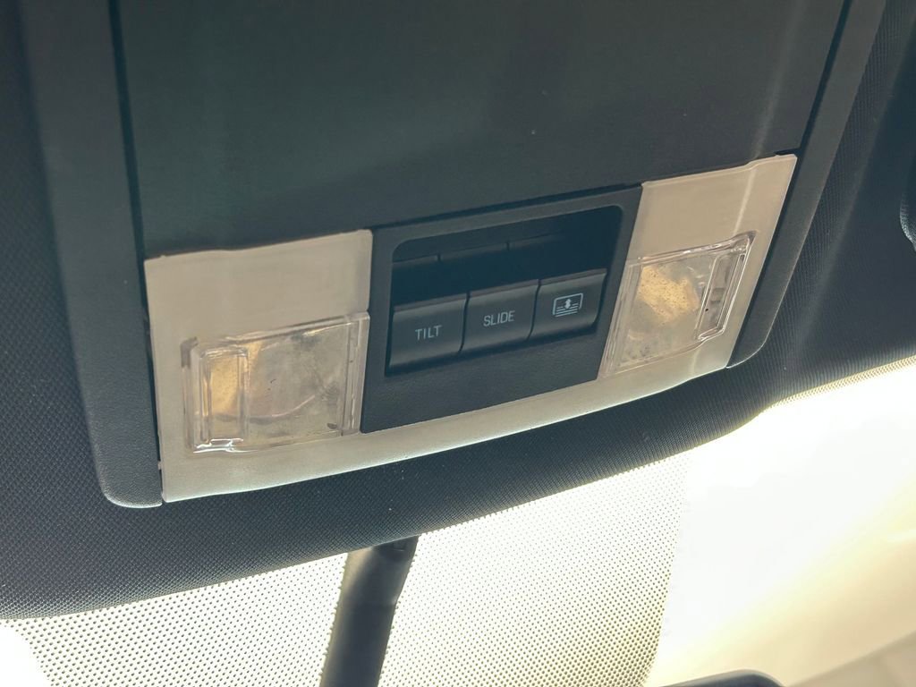 Used 2017 Ford Explorer Limited image 30