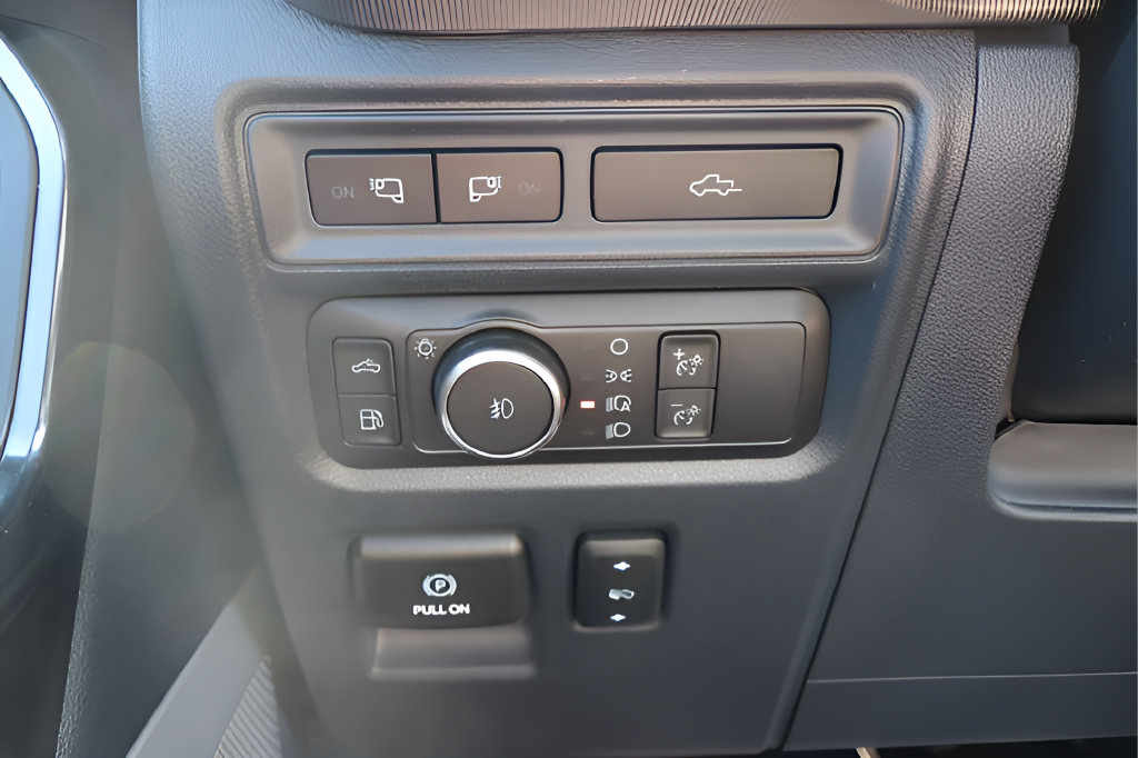 Used 2022 Ford F150 Platinum w/ Equipment Group 701A High AWD/4WD image 25