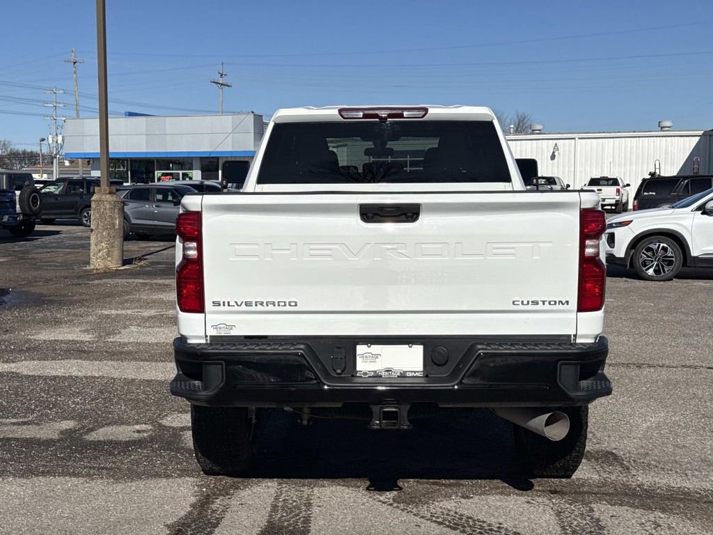 Used 2023 Chevrolet Silverado 2500 Custom w/ Custom Value Package image 6