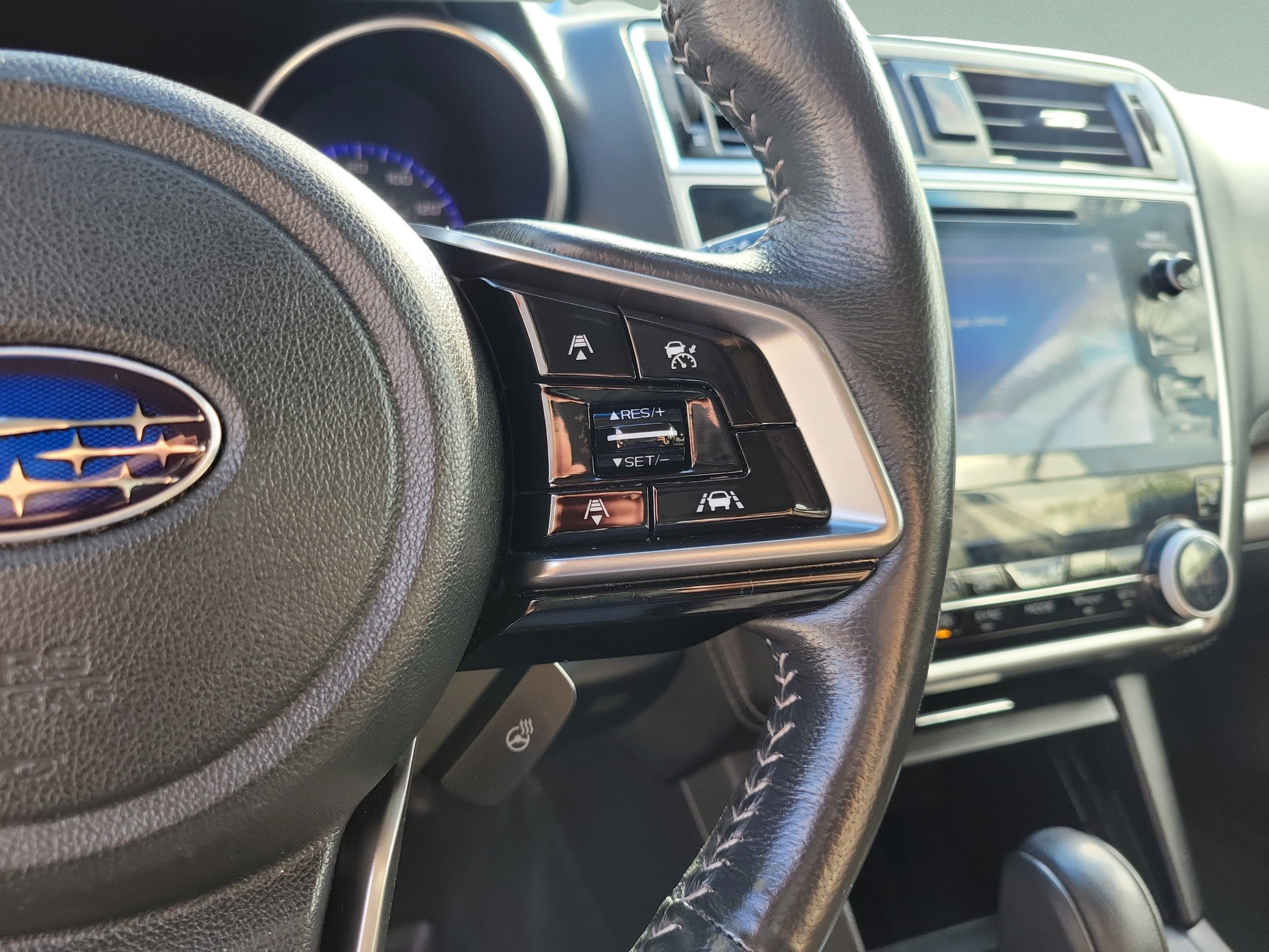 Used 2019 Subaru Outback 3.6R Touring w/ Popular Package #3A AWD/4WD image 11