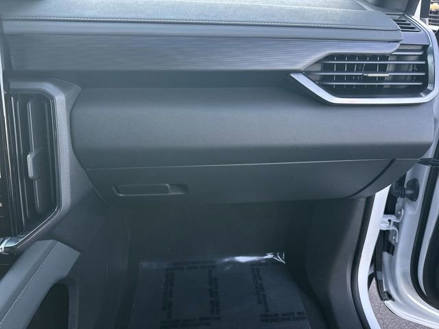 Used 2025 GMC Acadia AT4 w/ LPO, All-Weather Package image 29