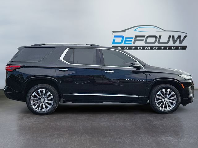 Used 2023 Chevrolet Traverse Premier image 2