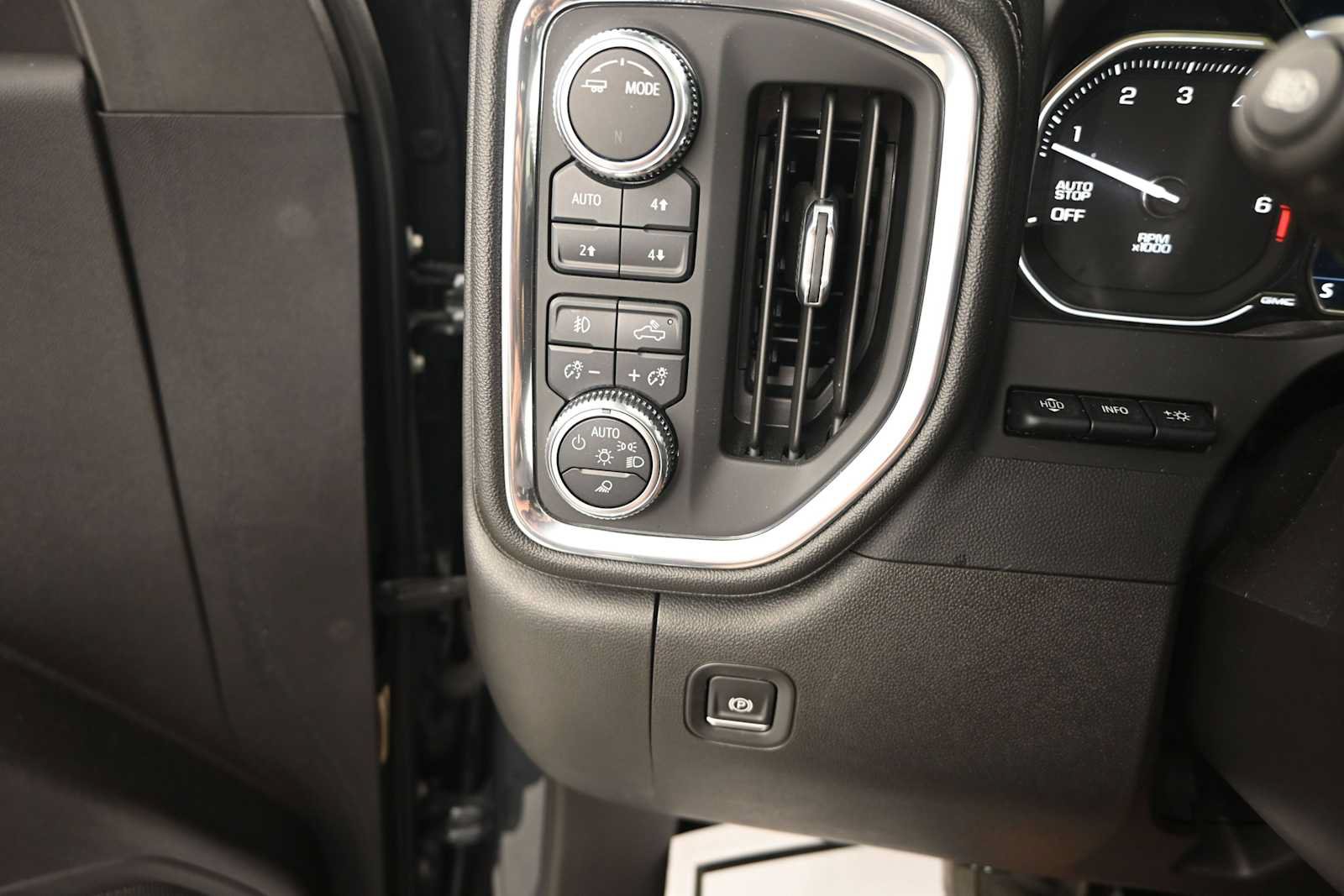 Used 2021 GMC Sierra 1500 Denali w/ Denali Ultimate Package AWD/4WD image 18