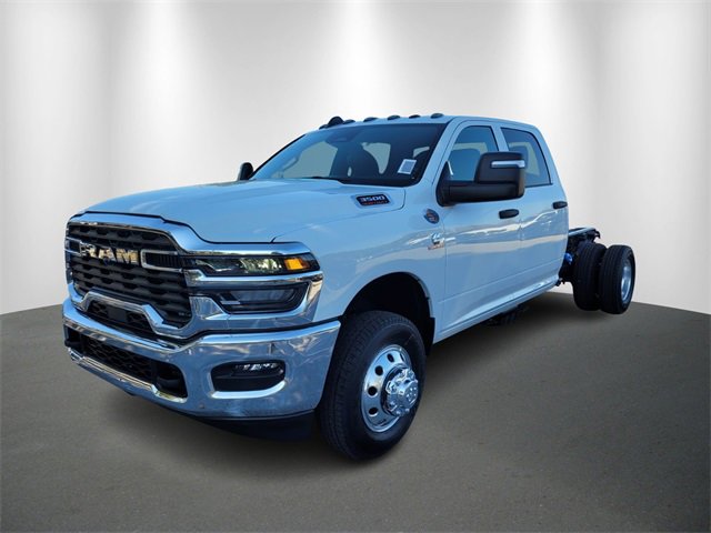 New 2026 RAM 3500 Tradesman w/ Chrome Appearance Group image 2