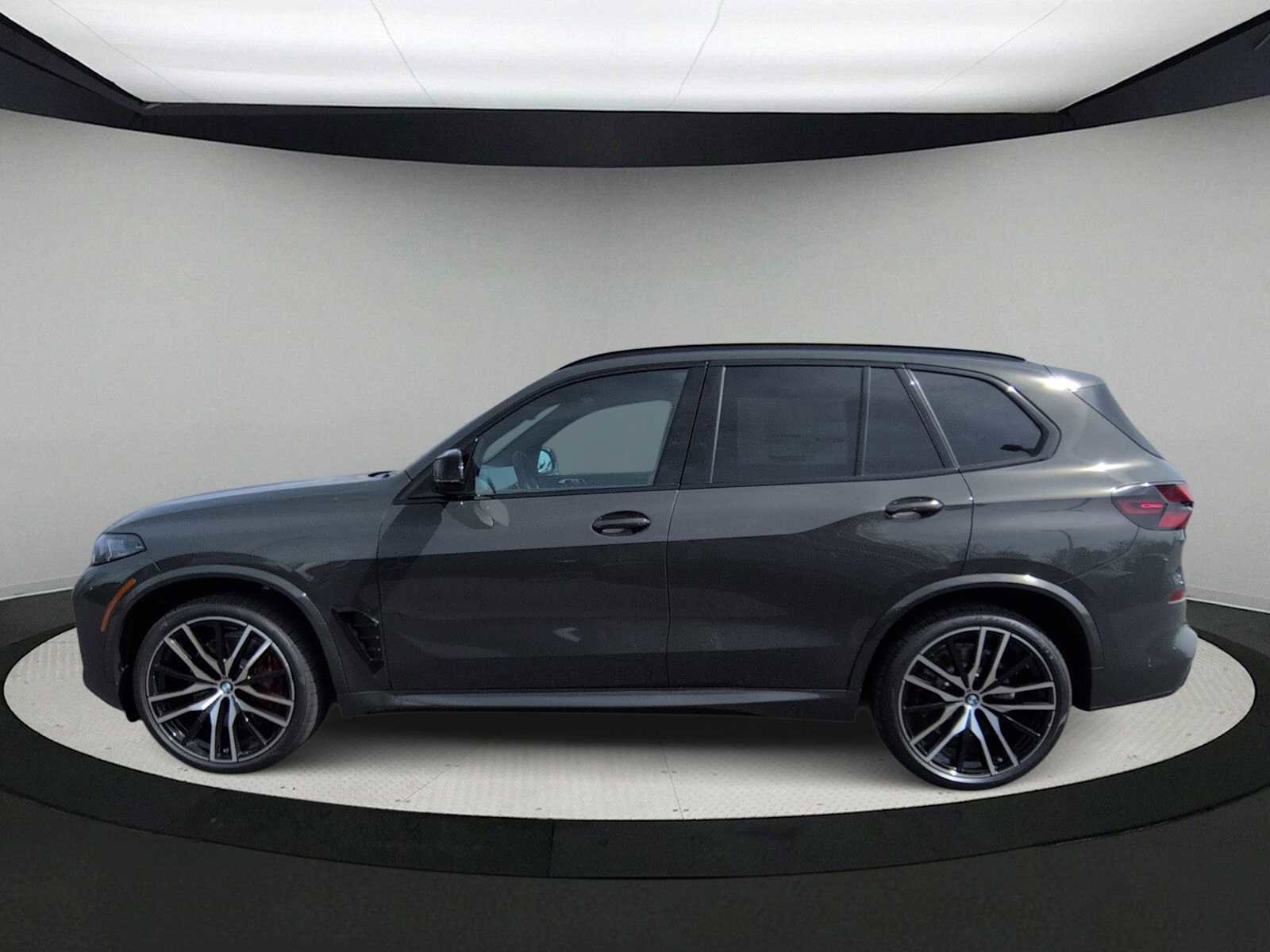New 2026 BMW X5 M60i image 4