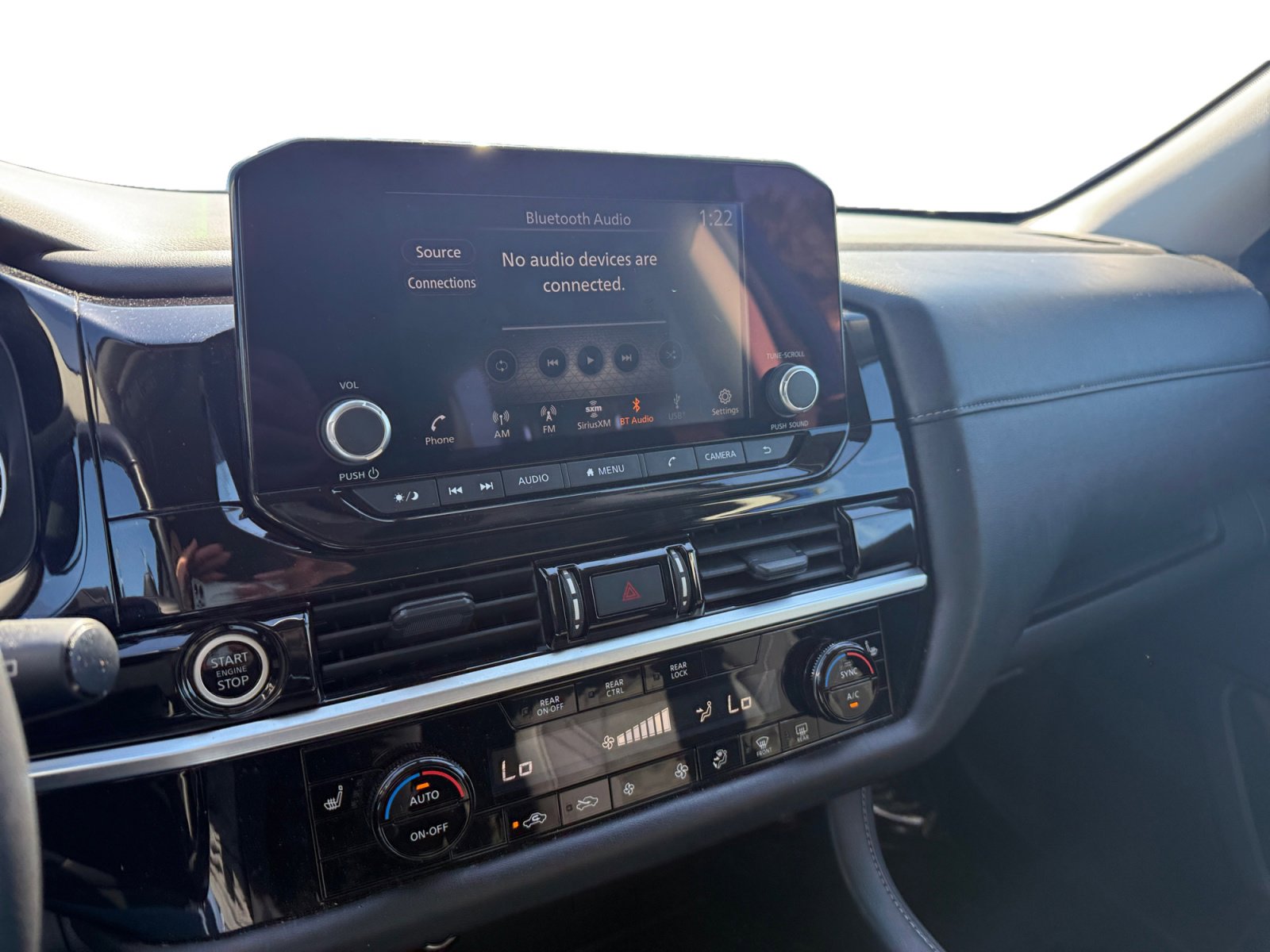 Used 2024 Nissan Pathfinder SV image 12