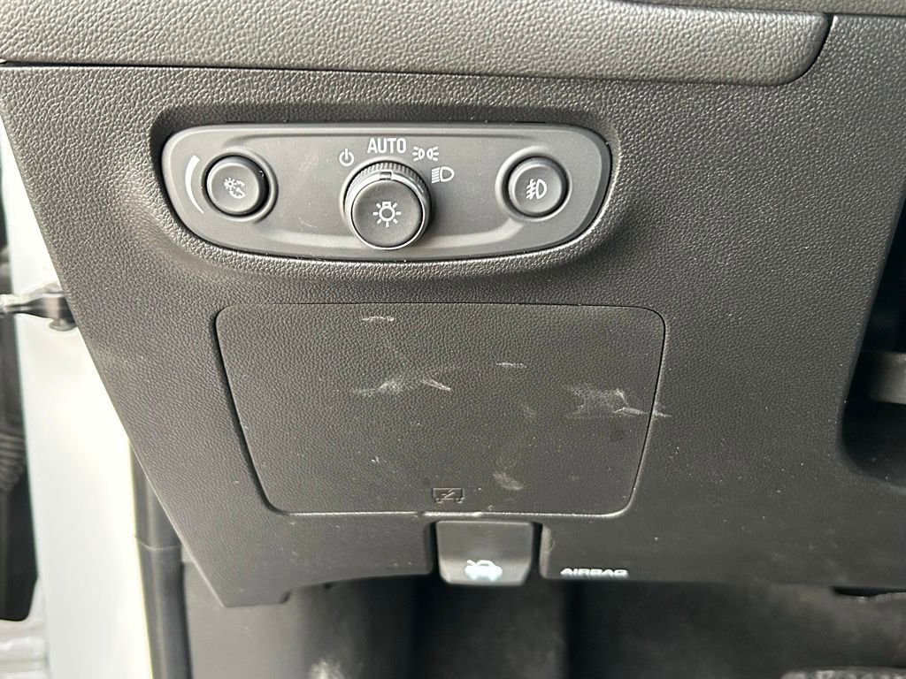 Used 2020 Buick Encore GX Essence w/ Experience Buick Package image 13